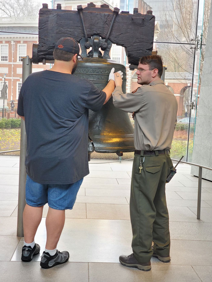 My Boyfriend Is Legally Blind And Got To “See” The Liberty Bell Today