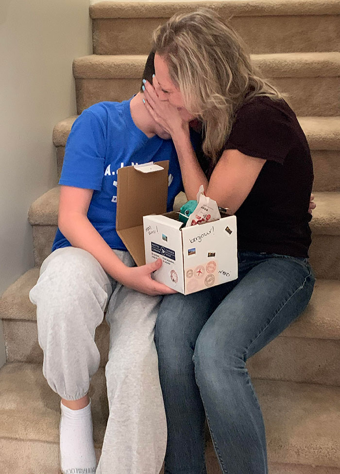 The 'Helpmefind' Community Came Together To Reunite A Young Boy With A Stuffed Cat He Lost 3 Years Ago, Which Was Given To Him By His Deceased Father