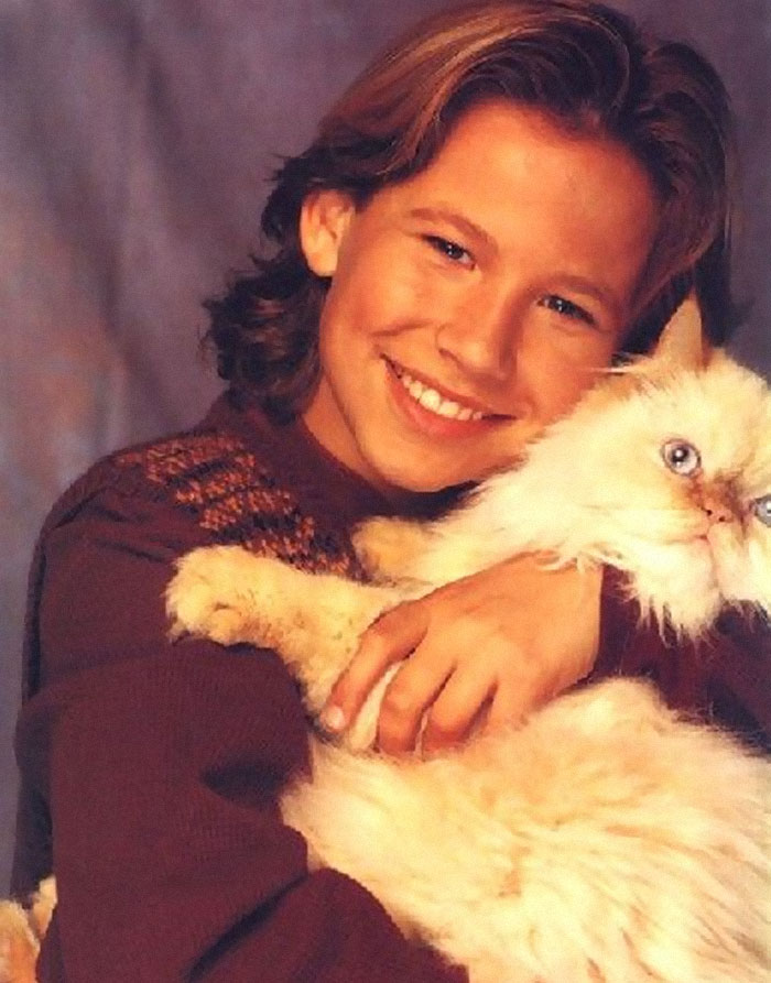 This Woman Had A Striking Resemblance To Jonathan Taylor Thomas In The Mid-90s And These Pics Prove It This Woman Had A Striking Resemblance To Jonathan Taylor Thomas In The Mid-90s And These Pics Prove It