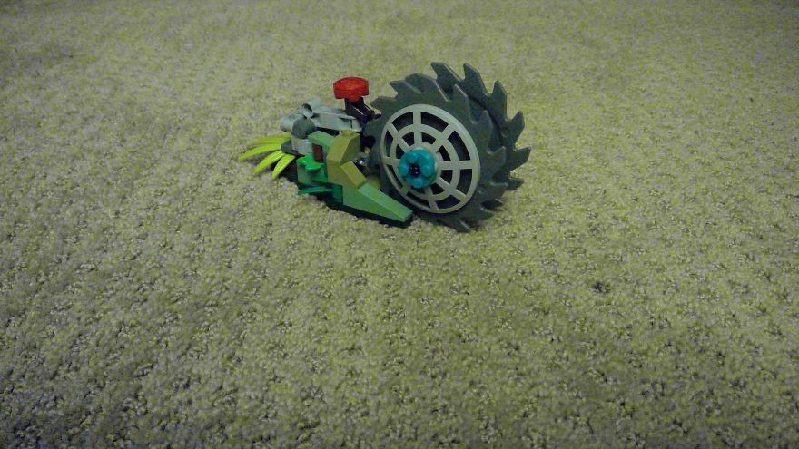 Spiky Roller Slingshot