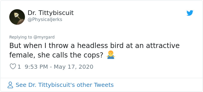 Photographer Captured Two Northern Harriers Exchanging Prey Mid-Air Photographer Captured Two Northern Harriers Exchanging Prey Mid-Air