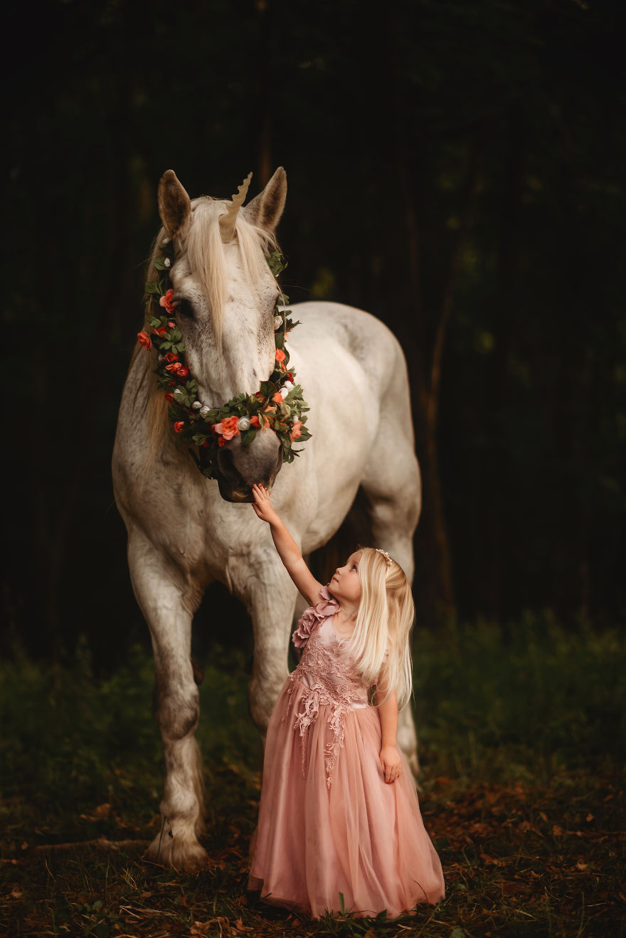 I Capture Children With Animals And Create Magical Moments.