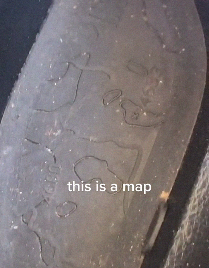 A map on car detail 
