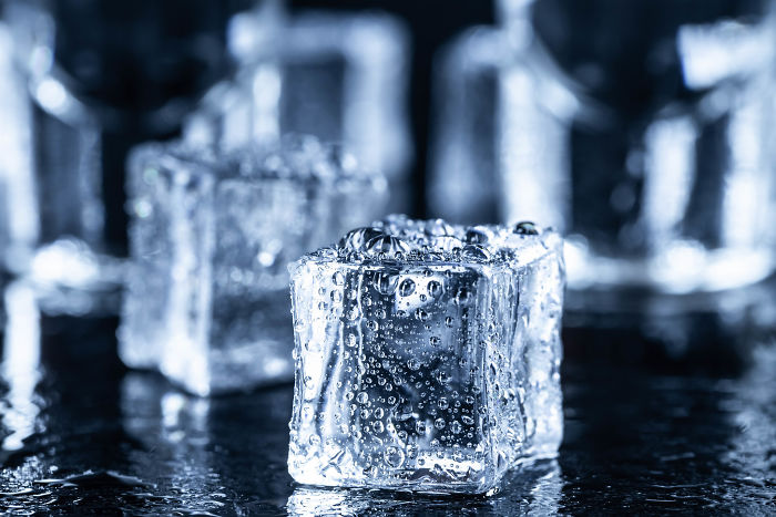 Guy Finds A Brilliant Yet Simple Way To Prevent His GF's Panic Attacks - By Putting An Ice Cube Into Her Mouth Guy Finds A Brilliant Yet Simple Way To Prevent His GF's Panic Attacks - By Putting An Ice Cube Into Her Mouth