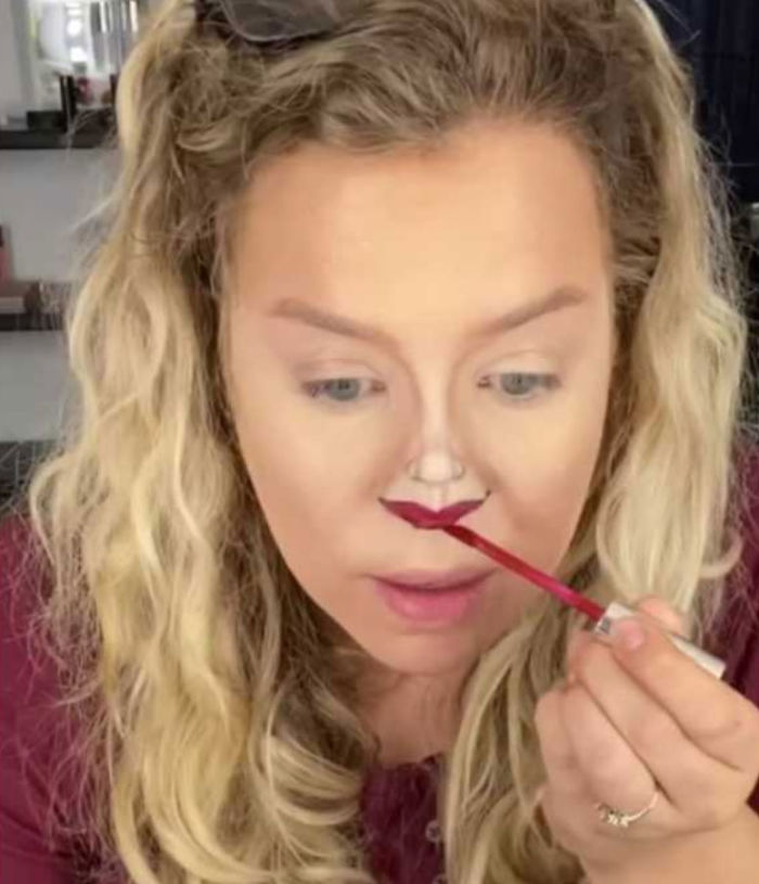 This Tiny Face Challenge Is The Perfect Quarantine Makeup This Tiny Face Challenge Is The Perfect Quarantine Makeup