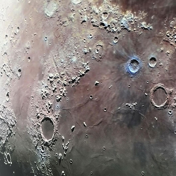 Photographer Captures And Mashes Up Different Moon Phase Photos To Make One Clear Picture Photographer Captures And Mashes Up Different Moon Phase Photos To Make One Clear Picture