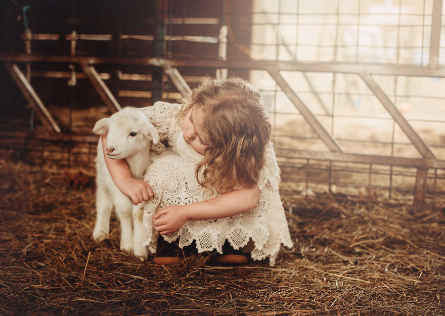 I Capture Children With Animals And Create Magical Moments.