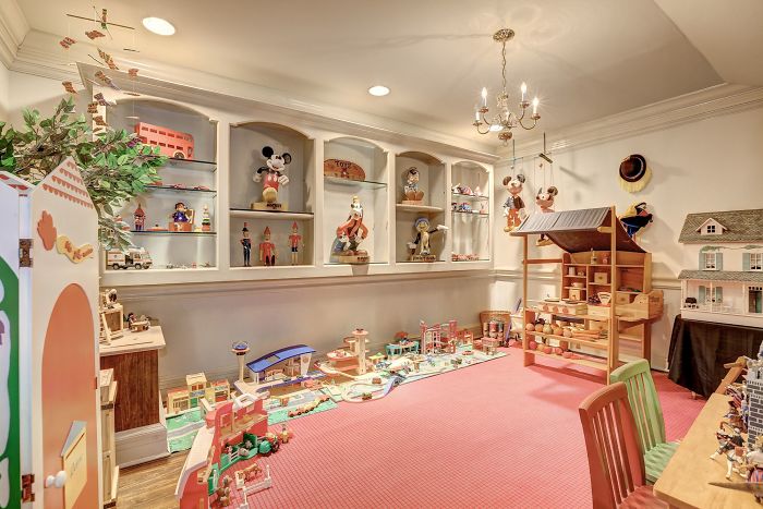 Person Finds A Listing For A House That Has A Fake City In Its Basement And You Can Only Guess Why