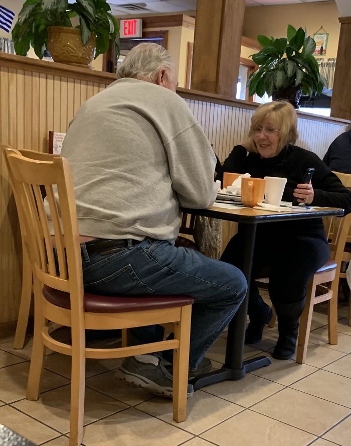 They’re Watching Videos On Her Phone At Full Volume In The Middle Of This Restaurant