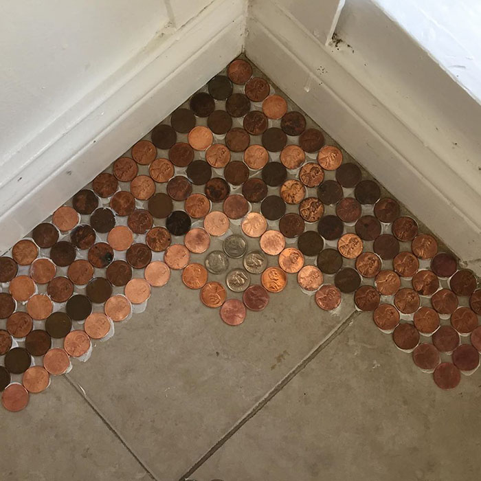 Artist Works On A DIY Project To Create This Stunning Mosaic Floor Out Of 7,500 Pennies Artist Works On A DIY Project To Create This Stunning Mosaic Floor Out Of 7,500 Pennies