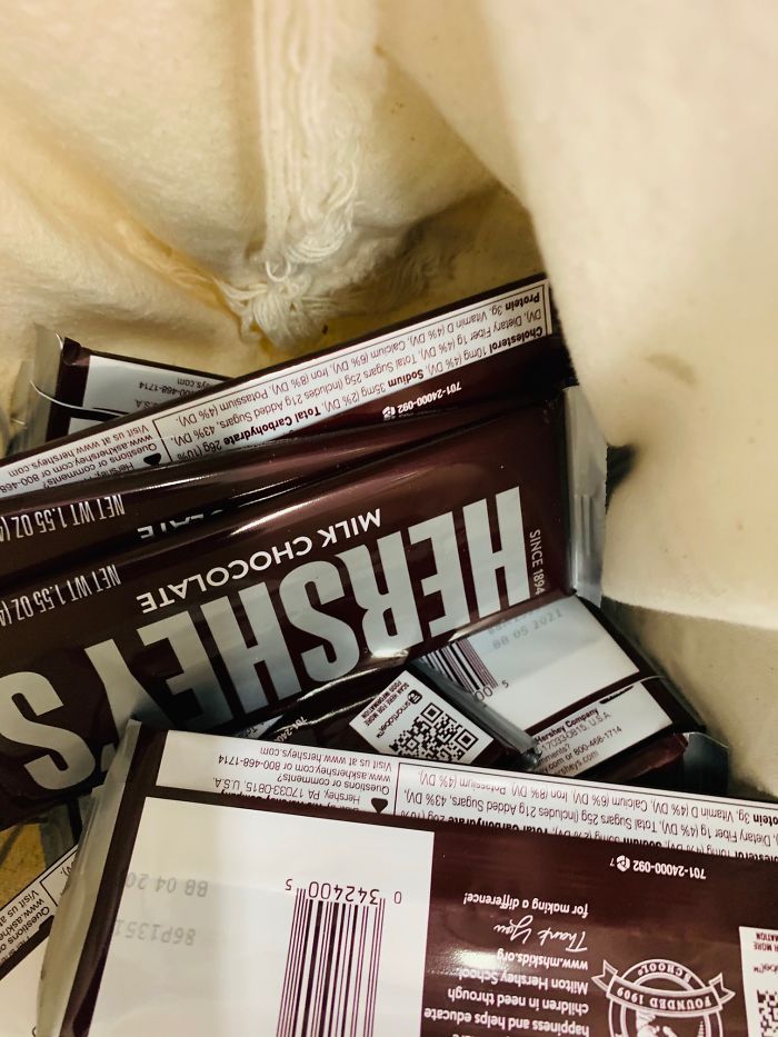 93 Y.O. Man Desperate To Keep Up The Tradition Of Sharing A Hershey's Bar With His Wife Every Night Despite Quarantine Decides To Hitchhike To The Store 93 Y.O. Man Desperate To Keep Up The Tradition Of Sharing A Hershey's Bar With His Wife Every Night Despite Quarantine Decides To Hitchhike To The Store