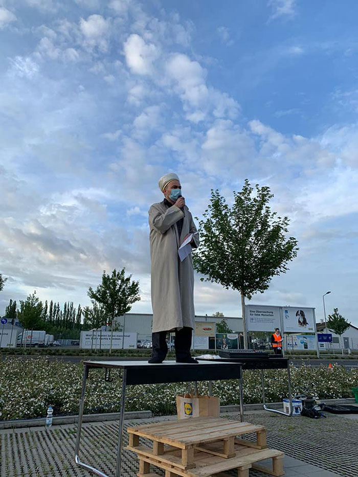 Muslims In Germany Ask If 700 Of Them Can Use The Parking Lot For Socially Distanced Prayers And Ikea Says Yes