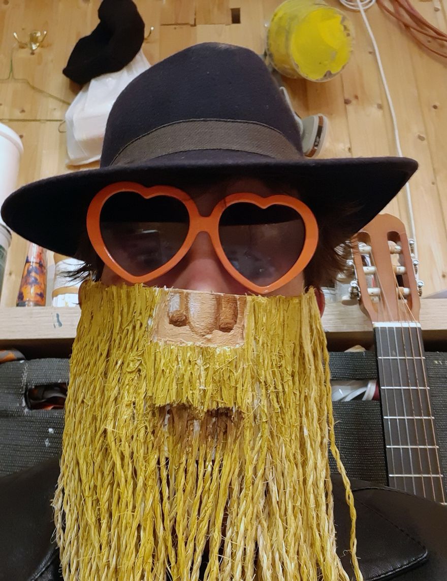 In Order Not To Let Creativity Die, The Artist Makes Fun Masks During Quarantine