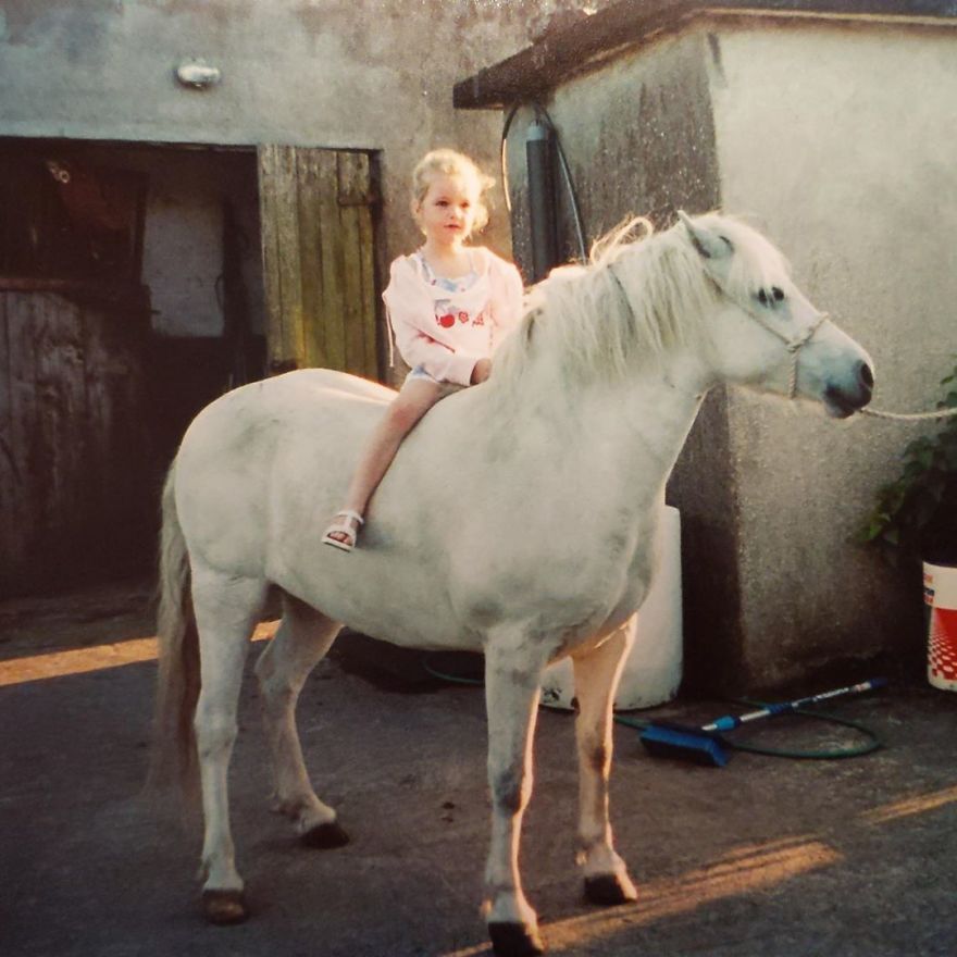 A Girl With A Disability Has The Most Adorable Helper - A Springer Spaniel Named Ted (17 Pics) A Girl With A Disability Has The Most Adorable Helper - A Springer Spaniel Named Ted (17 Pics)