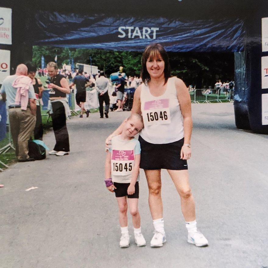 A Girl With A Disability Has The Most Adorable Helper - A Springer Spaniel Named Ted (17 Pics) A Girl With A Disability Has The Most Adorable Helper - A Springer Spaniel Named Ted (17 Pics)