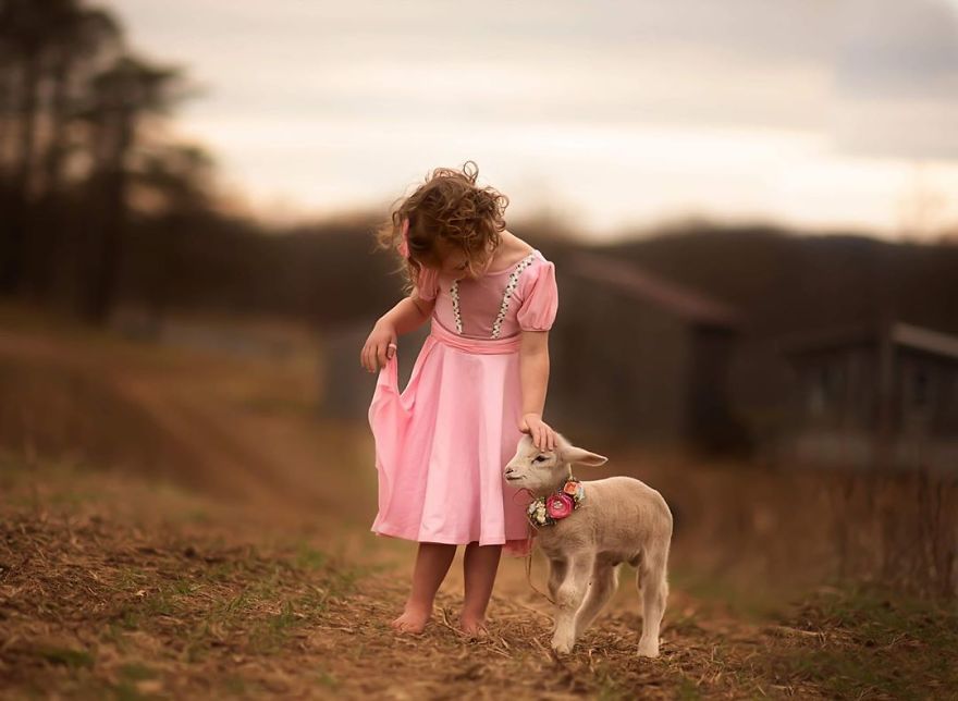 I Capture Children With Animals And Create Magical Moments.