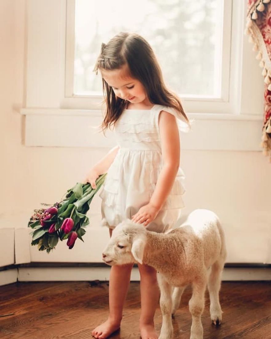 I Capture Children With Animals And Create Magical Moments.