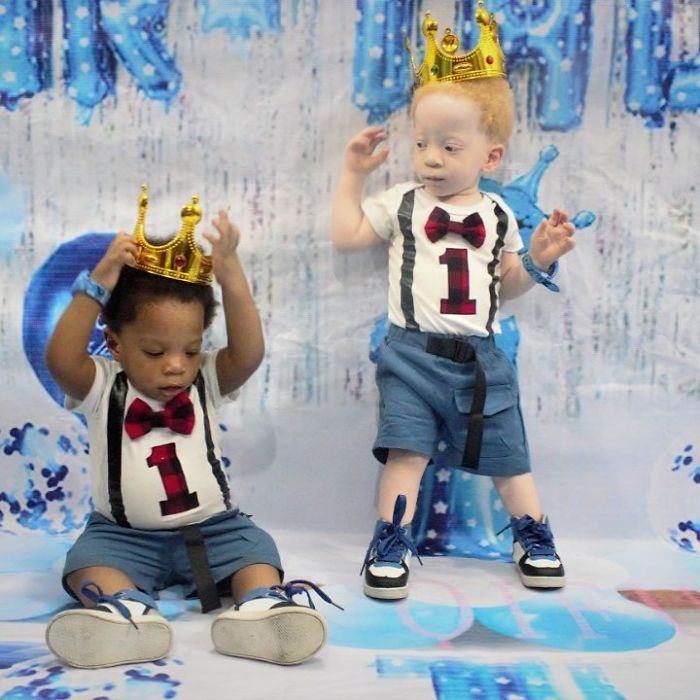 Mom Of Black And White Twins Often Gets Asked Which One Of The Boys Is Hers Mom Of Black And White Twins Often Gets Asked Which One Of The Boys Is Hers