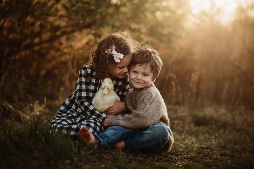 I Capture Children With Animals And Create Magical Moments.