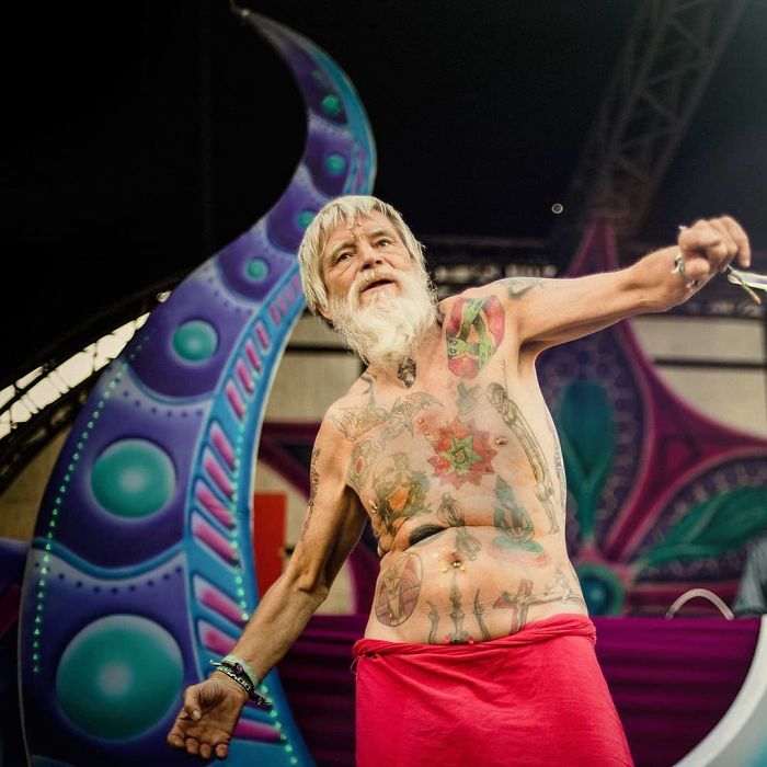 "Rave'n Since 19-Ever"