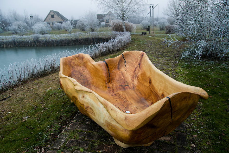 Inovative Furniture Design Or Artistic Masterpiece? These Artists Create Amazing Functional Sculptures Out Of Single Trunk By Chainsaw Carving! Inovative Furniture Design Or Artistic Masterpiece? These Artists Create Amazing Functional Sculptures Out Of Single Trunk By Chainsaw Carving!