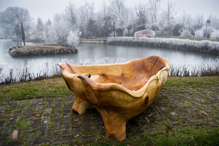 Inovative Furniture Design Or Artistic Masterpiece? These Artists Create Amazing Functional Sculptures Out Of Single Trunk By Chainsaw Carving!