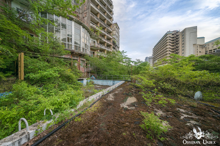I Explored A Spa In Japan Abandoned Since The 1990s (12 Pics) I Explored A Spa In Japan Abandoned Since The 1990s (12 Pics)