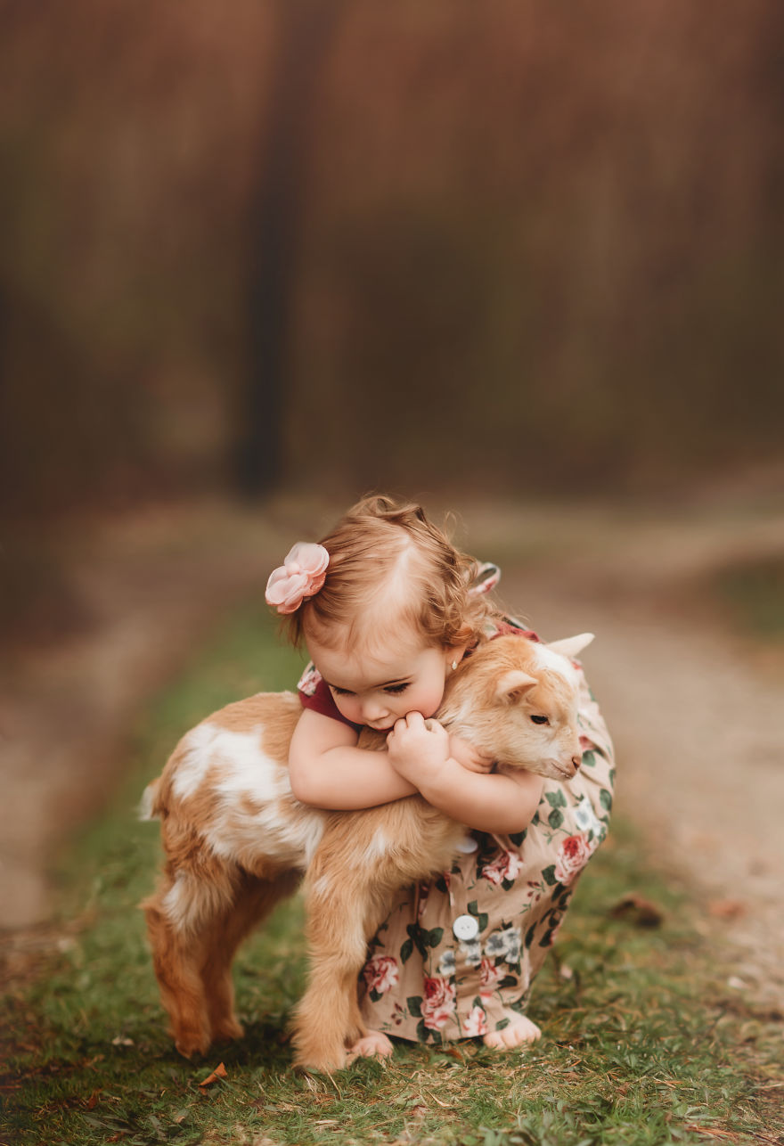 I Capture Children With Animals And Create Magical Moments.