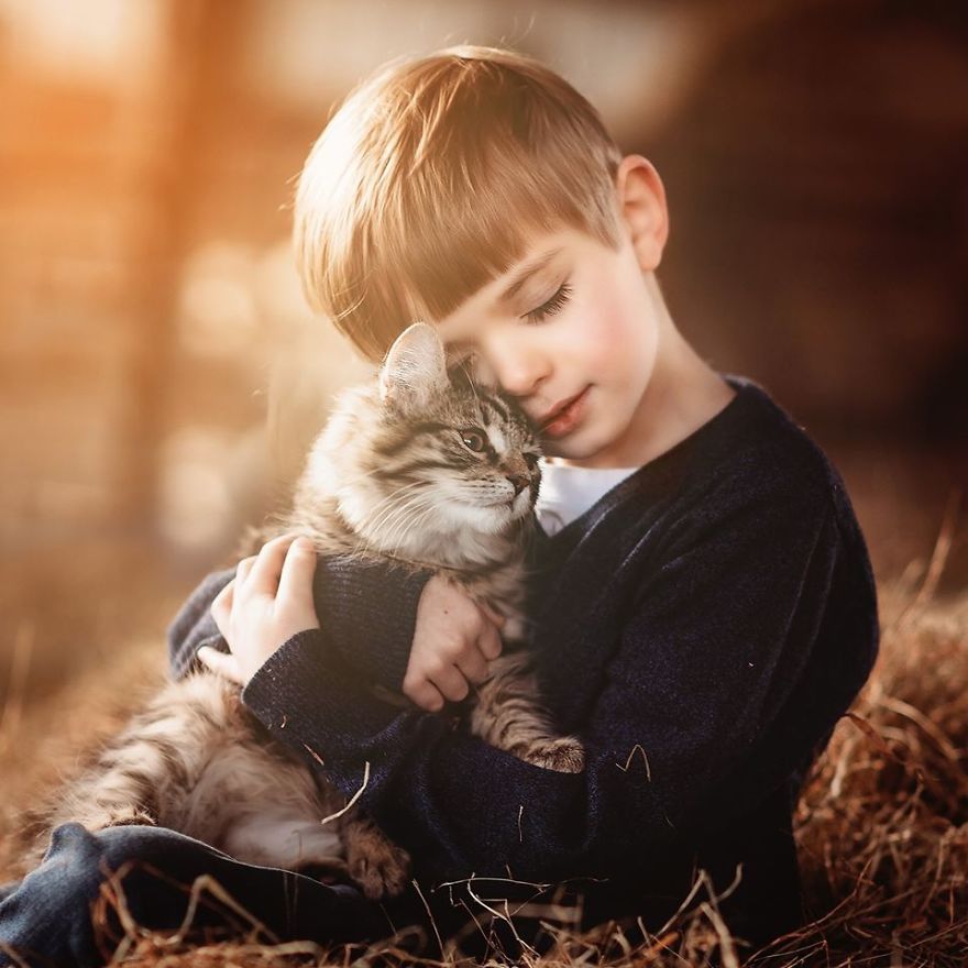 I Capture Children With Animals And Create Magical Moments.