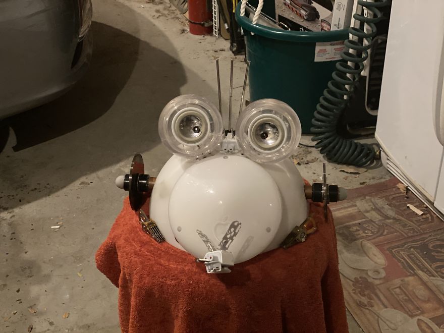 Say Hello To M8 And Rivvit!