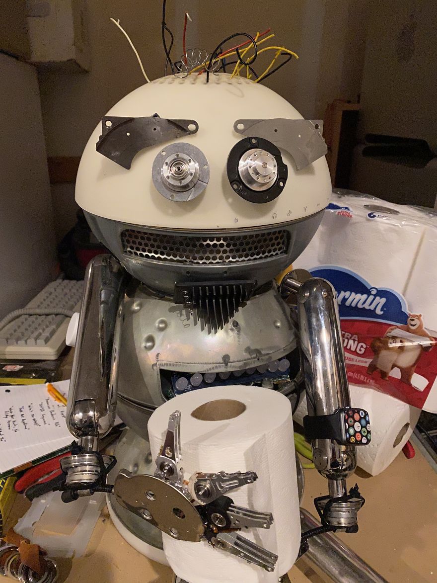 Say Hello To M8 And Rivvit!