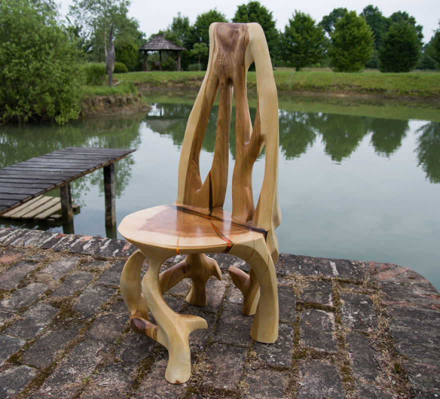 Inovative Furniture Design Or Artistic Masterpiece? These Artists Create Amazing Functional Sculptures Out Of Single Trunk By Chainsaw Carving! Inovative Furniture Design Or Artistic Masterpiece? These Artists Create Amazing Functional Sculptures Out Of Single Trunk By Chainsaw Carving!