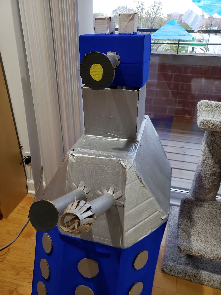 I Built This Dalek For My Cats Out Of Cardboard Boxes, And Topsy And Turvy Are Thrilled