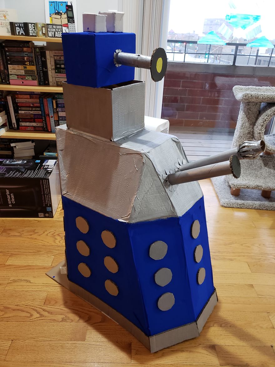 I Built This Dalek For My Cats Out Of Cardboard Boxes, And Topsy And Turvy Are Thrilled