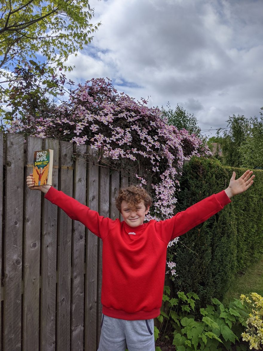 People Are Spending Their Quarantine Time Doing Fun Book Cover Cosplayers