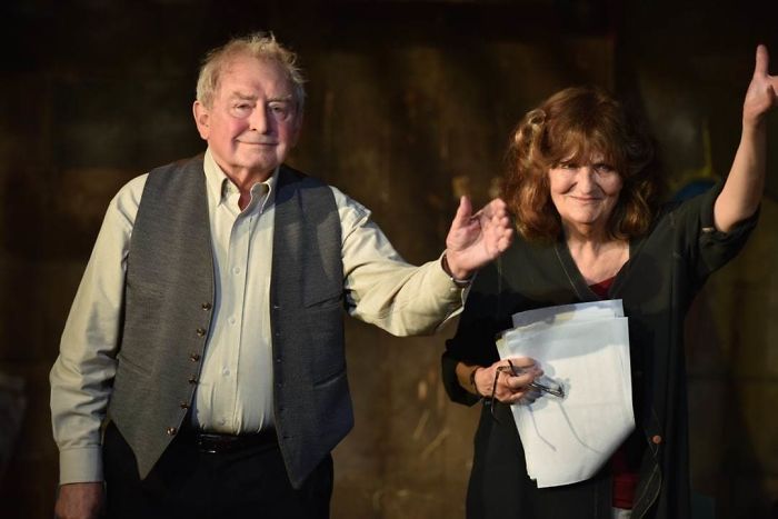 This Man Wrote A Poem For His Late Wife And Put It Under Her Pillow Every Day For 25 Years This Man Wrote A Poem For His Late Wife And Put It Under Her Pillow Every Day For 25 Years