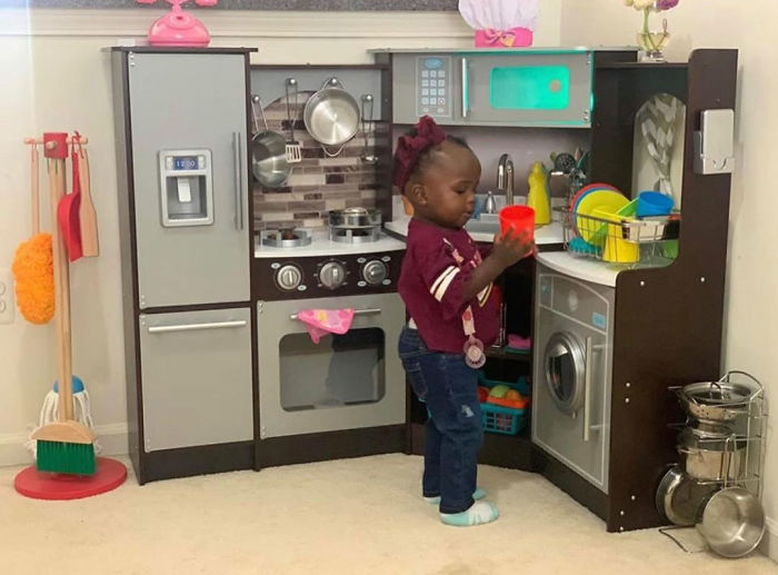 Dad's Honest Review On His Daughter's 'Restaurant' Goes Viral Dad's Honest Review On His Daughter's 'Restaurant' Goes Viral