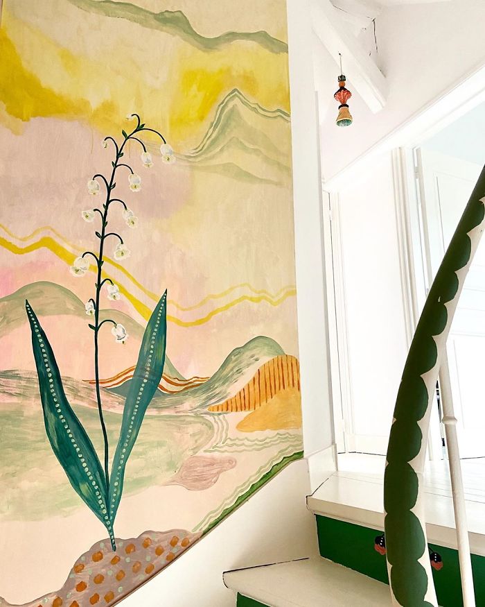 Artist Stuck In Quarantine Unleashes Her Creativity On Her House And Paints All Over The Walls Artist Stuck In Quarantine Unleashes Her Creativity On Her House And Paints All Over The Walls