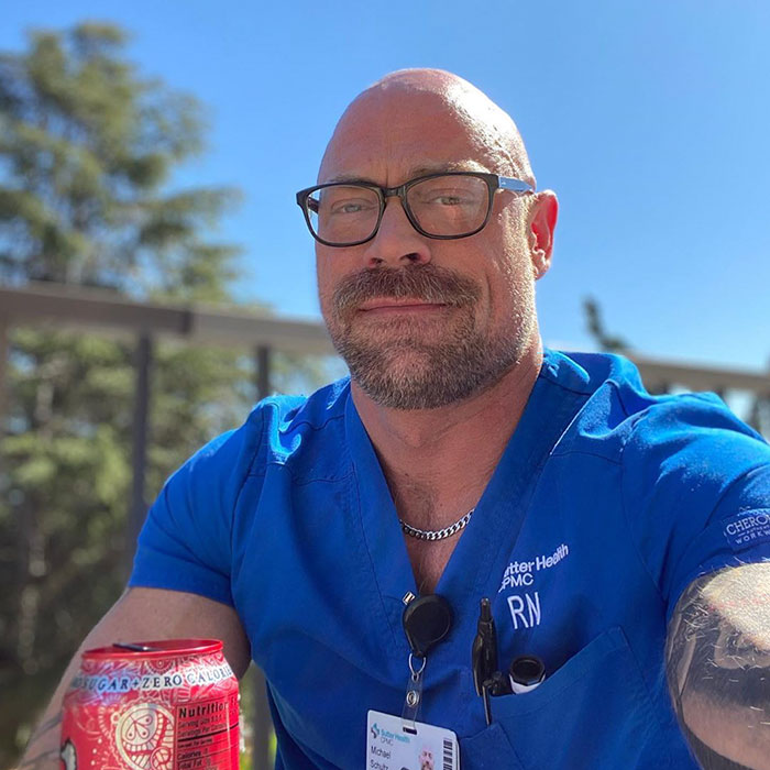 Man Shares An Eye-Opening Pic Showing What Covid-19 Did To Him After 6 Weeks In A Hospital