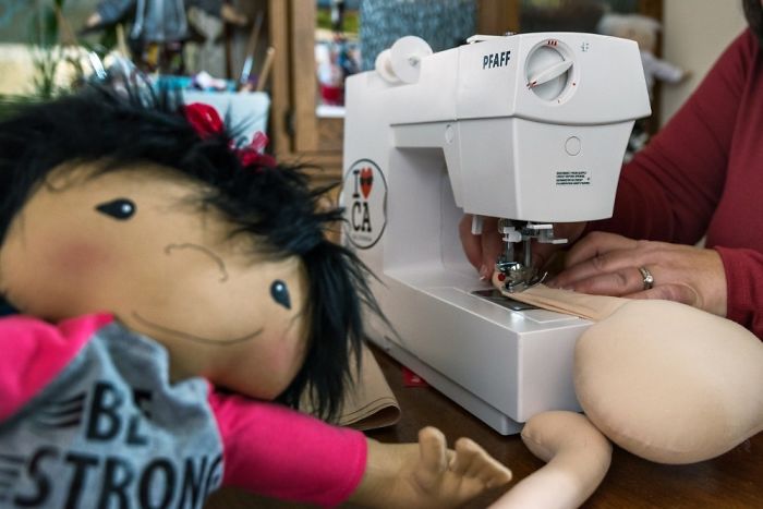 This Woman Is Creating Look-Alike Dolls For Kids With Disabilities And It’s Touching Everyone’s Hearts This Woman Is Creating Look-Alike Dolls For Kids With Disabilities And It’s Touching Everyone’s Hearts