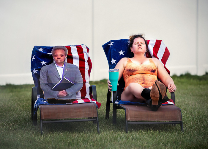 I Took Pictures Of My Neighbor With A Life-Size Cutout Of Chicago’s Mayor Lightfoot And People Can’t Stop Laughing About It