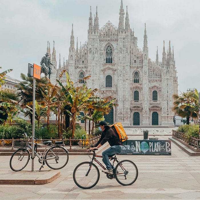 Here Are My 30 Pics Of Delivery Riders In The Italian Streets During The Quarantine