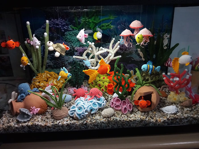 Italian Yarn Artist Created A Stunning Crocheted Aquarium