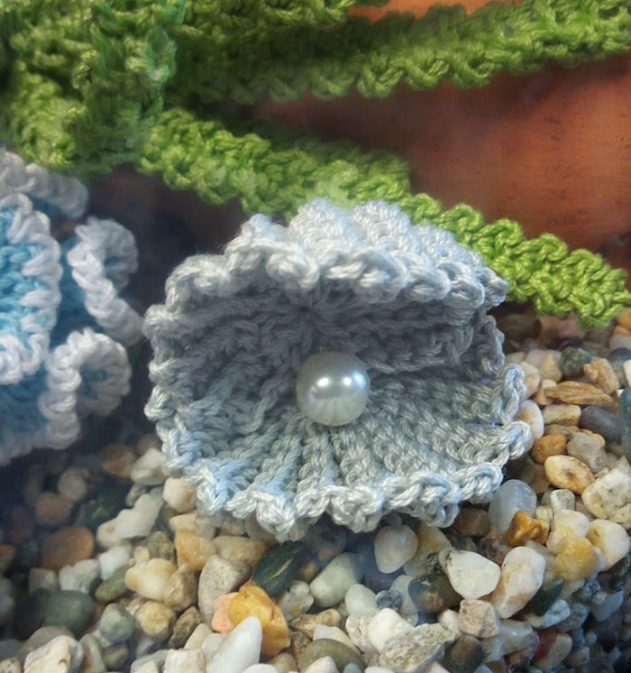 Italian Yarn Artist Created A Stunning Crocheted Aquarium