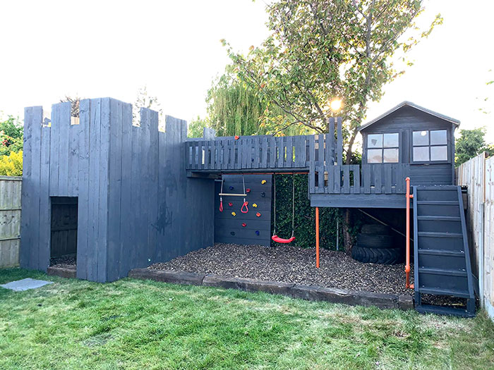 Savvy Dad Builds An Impressive Fortress For His Kids In Back Yard After Seeing How Expensive Tree Houses Are