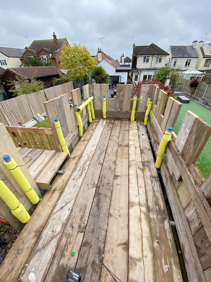 Savvy Dad Builds An Impressive Fortress For His Kids In Back Yard After Seeing How Expensive Tree Houses Are