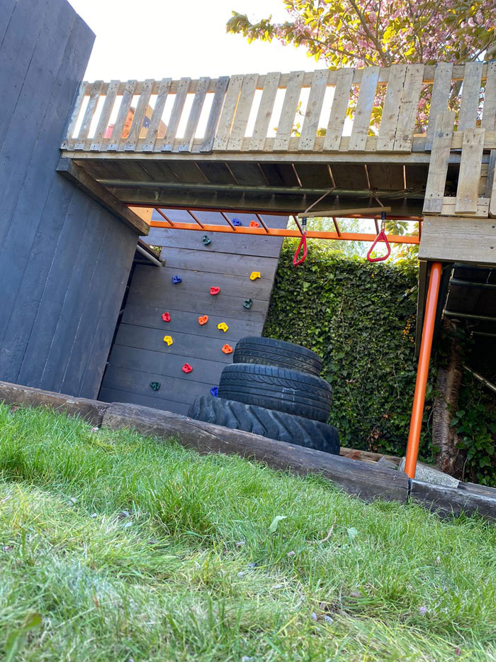 Savvy Dad Builds An Impressive Fortress For His Kids In Back Yard After Seeing How Expensive Tree Houses Are