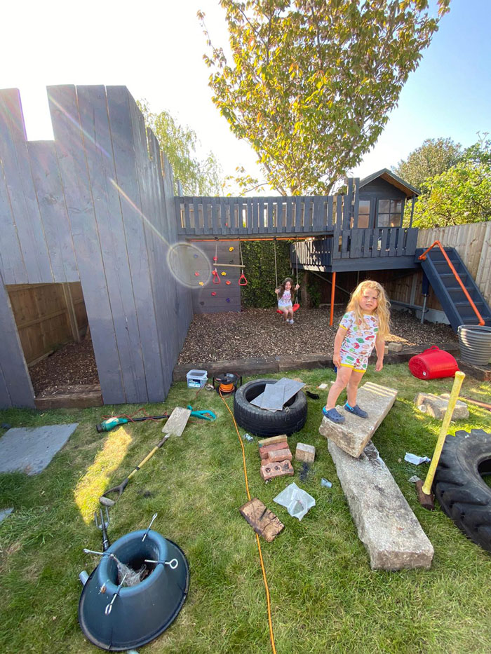 Savvy Dad Builds An Impressive Fortress For His Kids In Back Yard After Seeing How Expensive Tree Houses Are