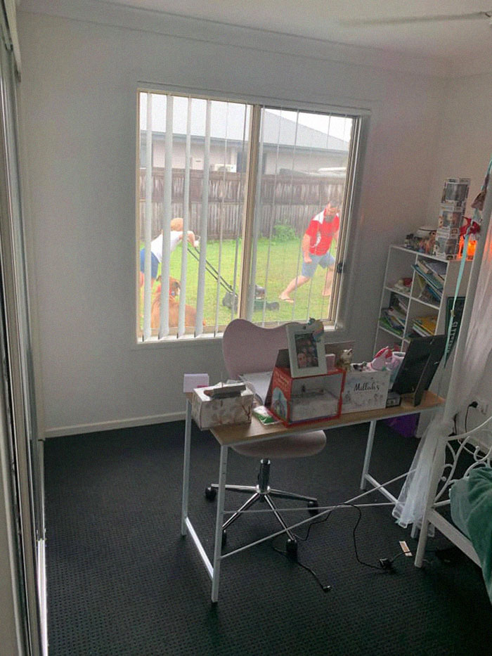 Real Estate Agents Ask This Guy To Send Pics Of His House To Confirm It's Still Upright, Receive These Hilarious Pics Real Estate Agents Ask This Guy To Send Pics Of His House To Confirm It's Still Upright, Receive These Hilarious Pics