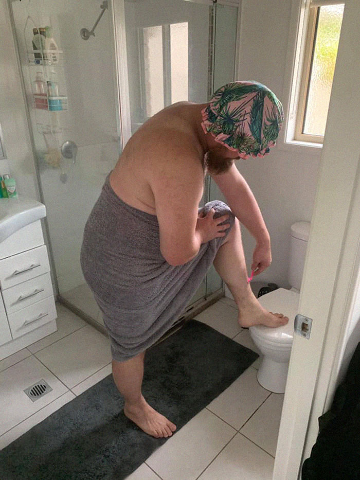 Real Estate Agents Ask This Guy To Send Pics Of His House To Confirm It's Still Upright, Receive These Hilarious Pics Real Estate Agents Ask This Guy To Send Pics Of His House To Confirm It's Still Upright, Receive These Hilarious Pics